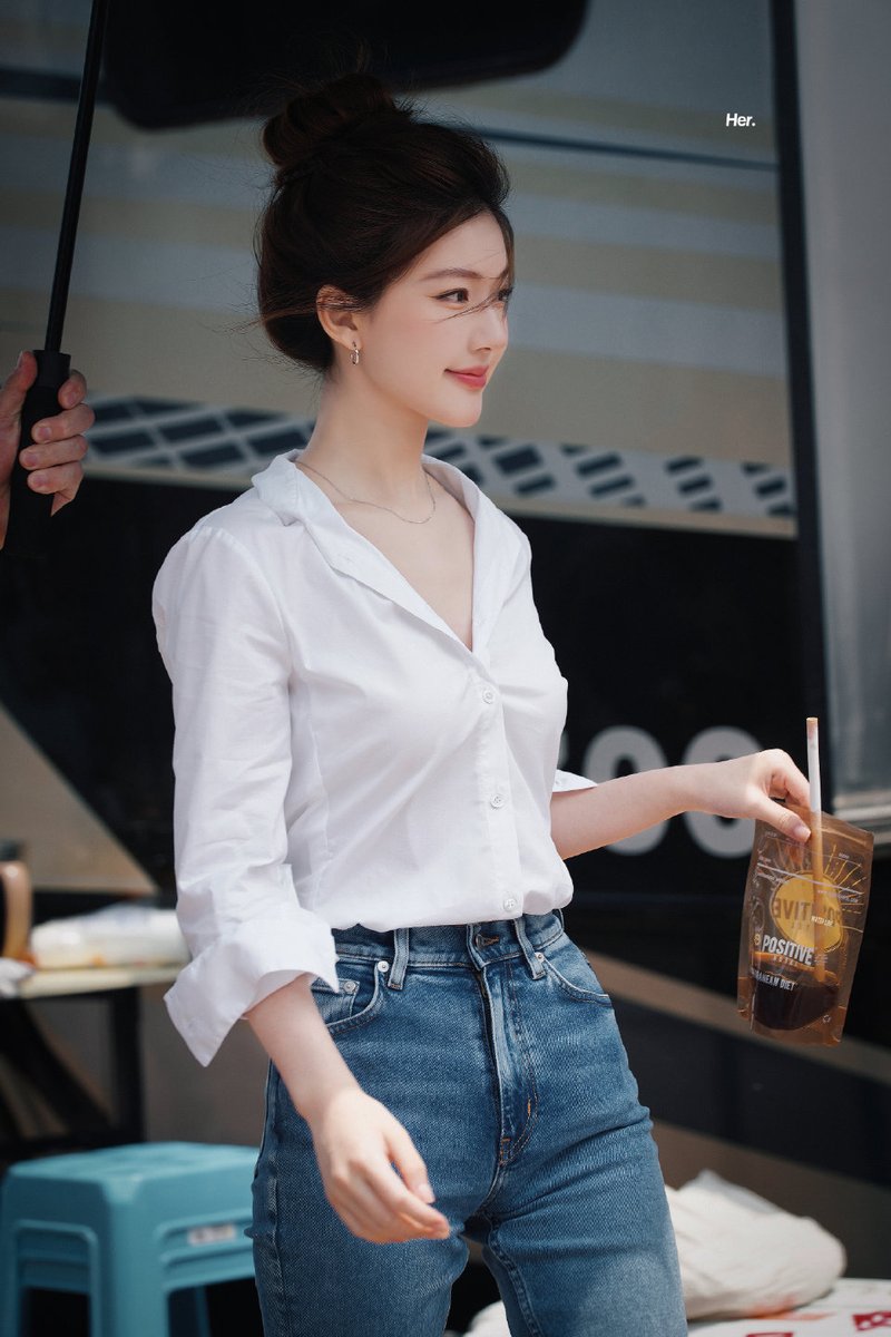Princess_rosyyy's tweet photo. จากบ้าน Her. ลุคชีแบบสวยเก่งเพอร์เฟค https://t.co/nS7CewQnXh