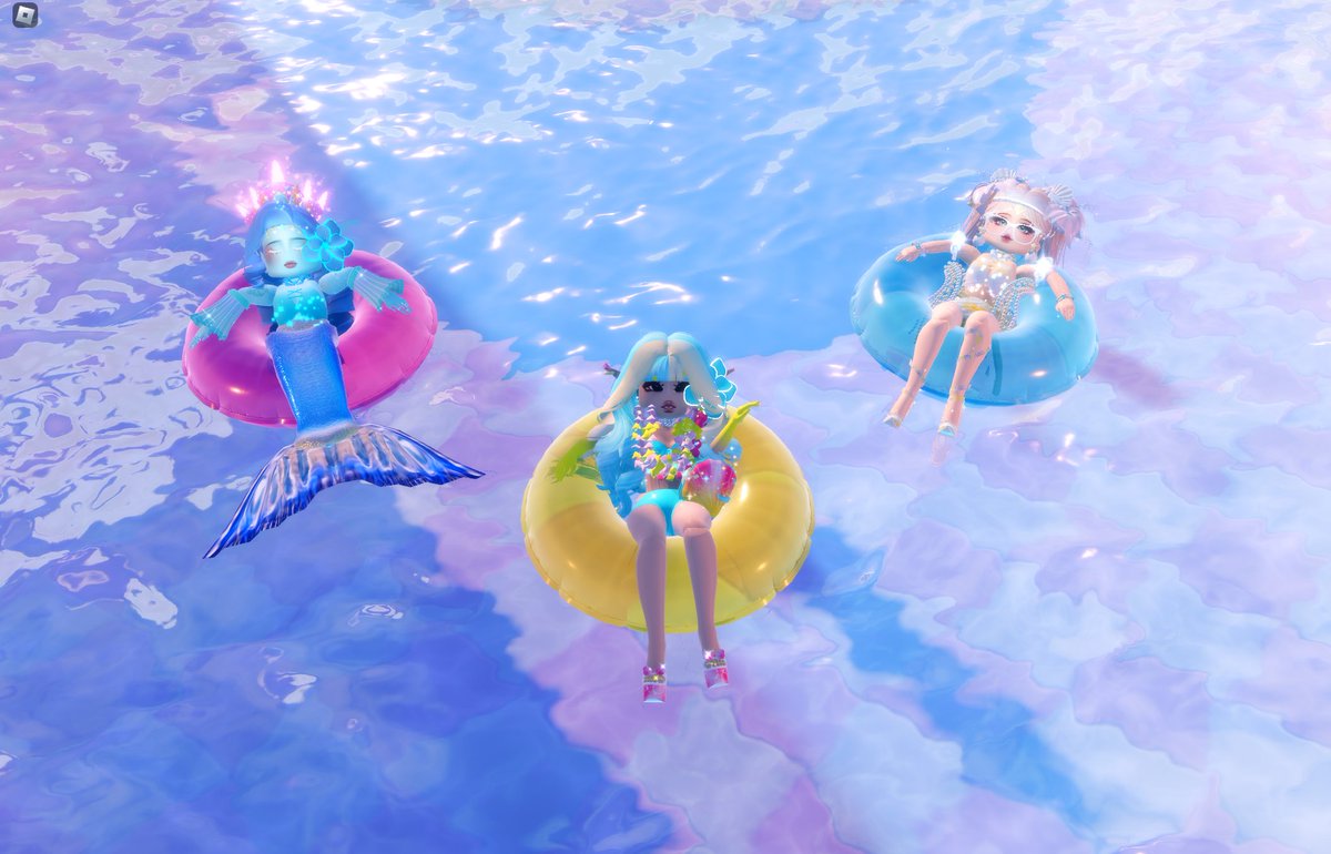 misamusalive's tweet image. it was so much fun playing with our viewer @M1ssLagoonaBlue!! look at these beautiful pictures &amp;lt;33

#royalehigh #rhtc #rh3 #twitchstream #ROBLOX