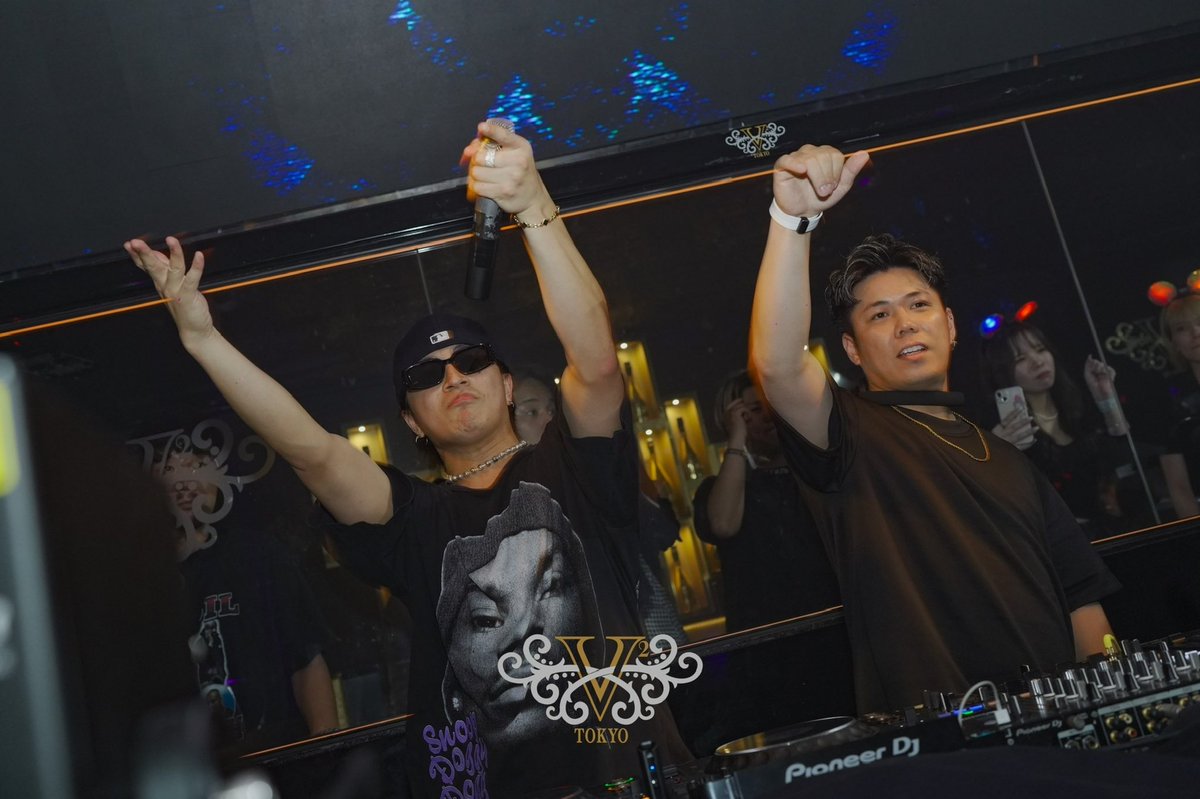 Thanks <a href="/_alan_official/">ALAN SHIRAHAMA</a> 🙏🙏

最高のセットとパフォーマンスでした🔥

#alanshirahama #白濱亜嵐 #v2tokyo #dj #aoy