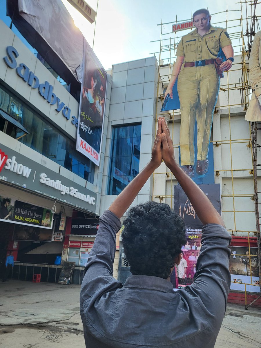 The Pakka Mass Fan Moment 🔥

Reply Your Most Favourite Mass Moment Of <a href="/MsKajalAggarwal/">Kajal Aggarwal</a> With The Tag #HappyBirthdayKajal  

#KajalAggarwal