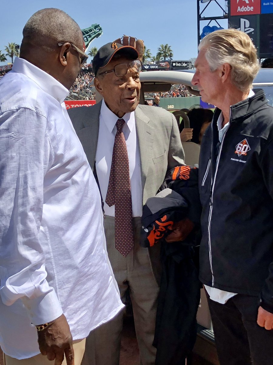 WayneThallander's tweet photo. GOAT! https://t.co/MzCCmdpeUY