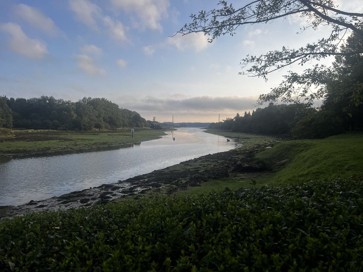 GBMC73's tweet image. 🤓 Good morning awesome squad 🥰 Its gonna be another #beautiful day on the #Isle of #Wight ✅

👉🏻 Hope ya all waking up fit and well and feeling grateful for the wonderful day ahead ❤️

🤓 Im #excited to see what the day holds &amp;amp; will be placing my energy on positive things 🔥❤️