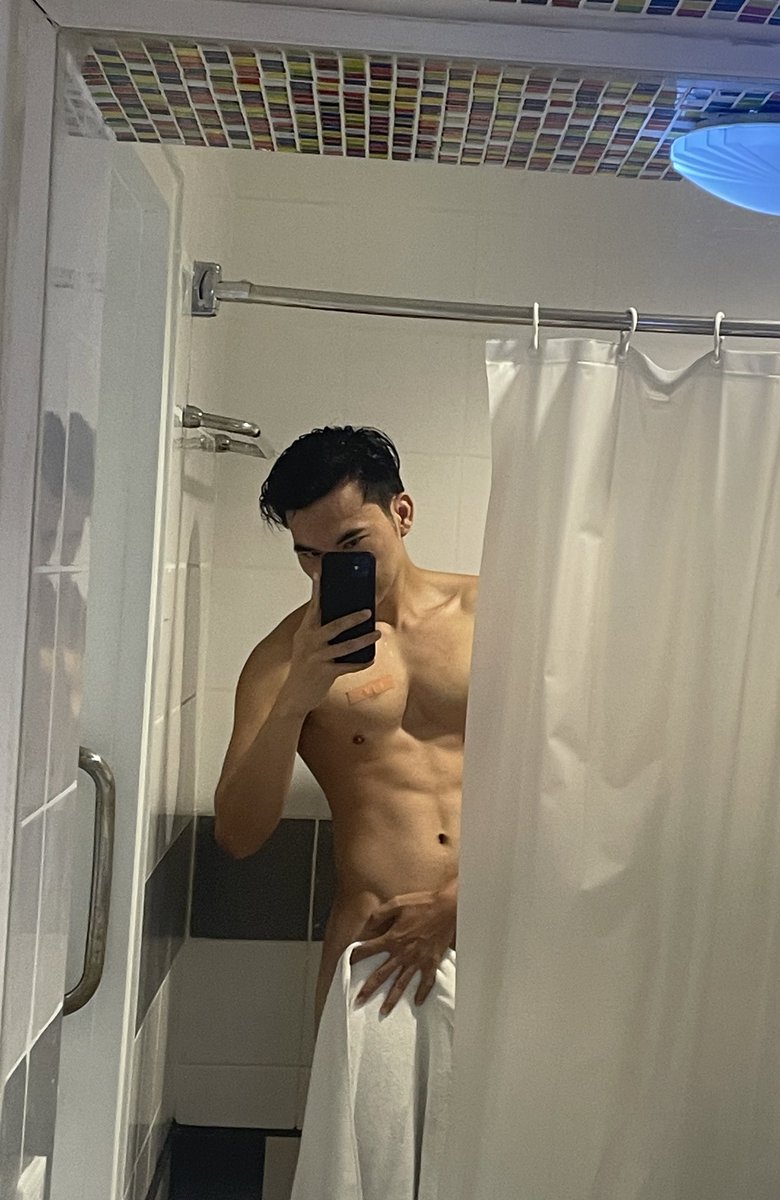 irham271's tweet photo. Best version of my body 😻

#gym #gymer #fitness #muscularmale https://t.co/MkIyHASC2a