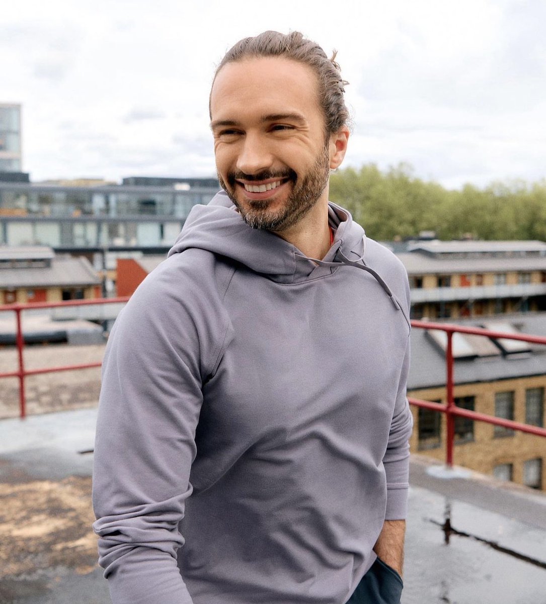 I’m going to visit 10 businesses across the UK on my first ever Workplace Tour ☺️

Applications are closing soon…

Apply here: bit.ly/3UWMtuE