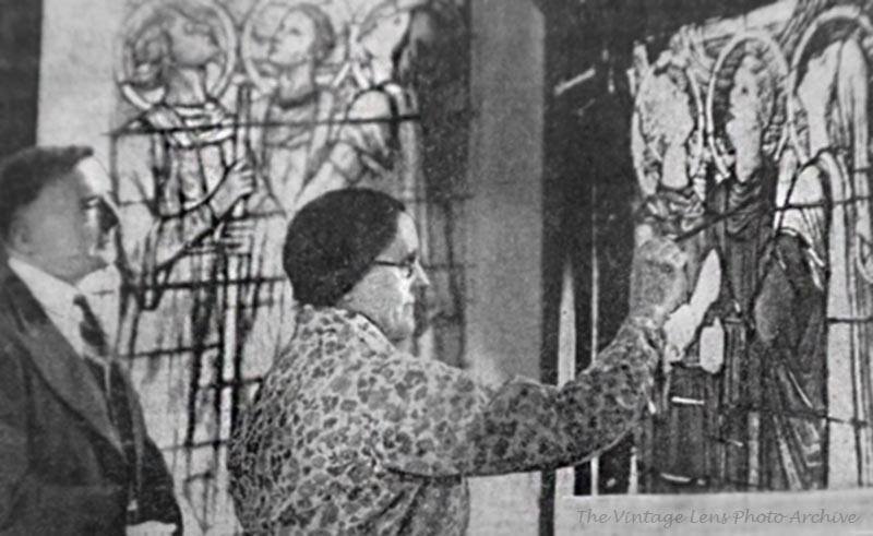 lorraineelizab6's tweet photo. Catherine 'Kitty' O'Brien (19 June 1881 #Durra #Ennis #Clare-18 July 1963 #Dublin).👩🎓 @NCAD_Dublin. World-wide stained-glass artist. Director An Túr Gloine. Member of Soroptimists & Guild of Irish Art Workers. >150 drawings @NGIreland 🪦Whitechurch, Dublin https://t.co/yYu5WxzIVx https://t.co/IrUZPKzdmr