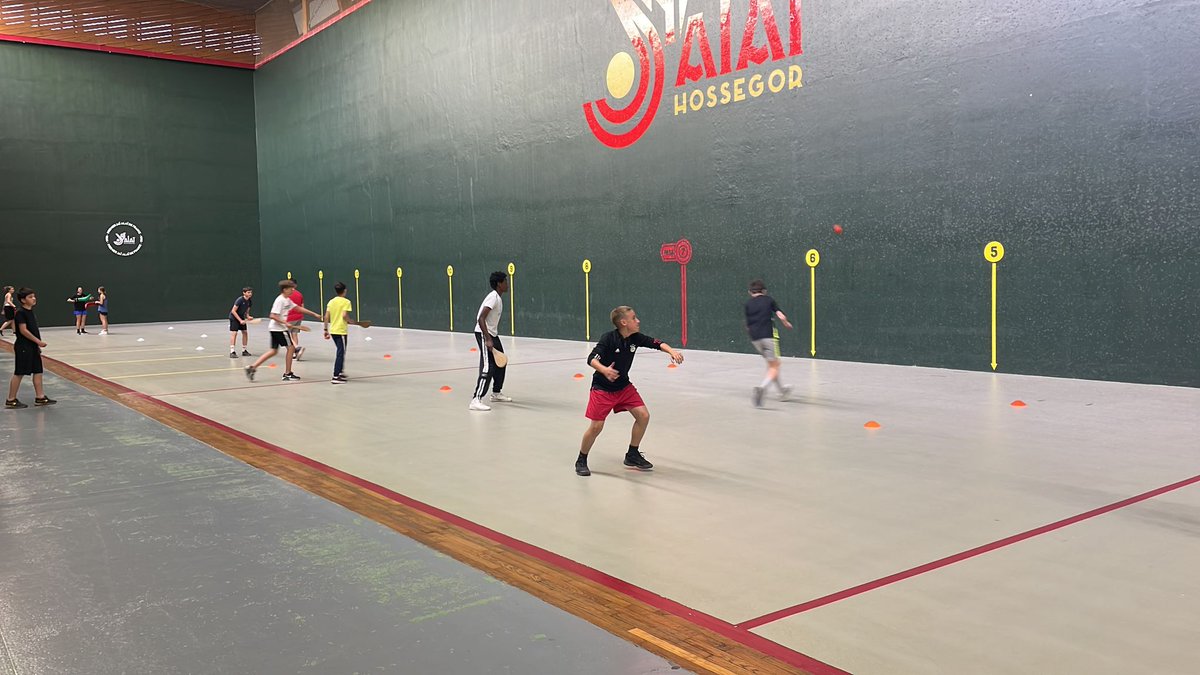 Très belle semaine à l'océan pour les 4e du Collège! Un grand merci à leurs professeurs D'EPS pour l'organisation et l'encadrement de cette semaine ainsi qu'à leurs collègues qui les ont accompagnés !