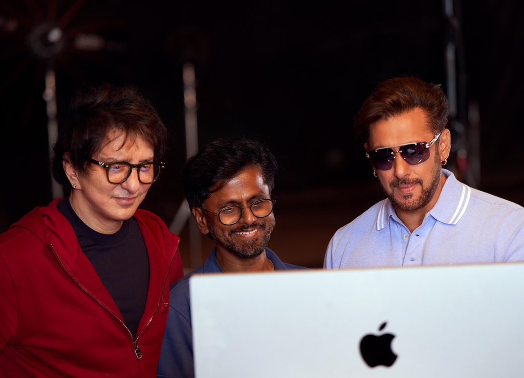A.R.Murugadoss (@armurugadoss) on Twitter photo 🔥🎬 A glimpse straight from the sets of Sikandar 🤩 Excited to be here with you <a href="/BeingSalmanKhan/">Salman Khan</a> sir! Looking forward to great times ahead #SajidNadiadwala’s #Sikandar #ARMSikandarEid2025
<a href="/BeingSalmanKhan/">Salman Khan</a> <a href="/iamRashmika/">Rashmika Mandanna</a>
<a href="/NGEMovies/">Nadiadwala Grandson</a> <a href="/WardaNadiadwala/">Warda S Nadiadwala 🐎</a>
#SikandarEid2025 🔥🎬 A glimpse straight from the sets of Sikandar 🤩 Excited to be here with you <a href="/BeingSalmanKhan/">Salman Khan</a> sir! Looking forward to great times ahead #SajidNadiadwala’s #Sikandar #ARMSikandarEid2025
<a href="/BeingSalmanKhan/">Salman Khan</a> <a href="/iamRashmika/">Rashmika Mandanna</a>
<a href="/NGEMovies/">Nadiadwala Grandson</a> <a href="/WardaNadiadwala/">Warda S Nadiadwala 🐎</a>
#SikandarEid2025