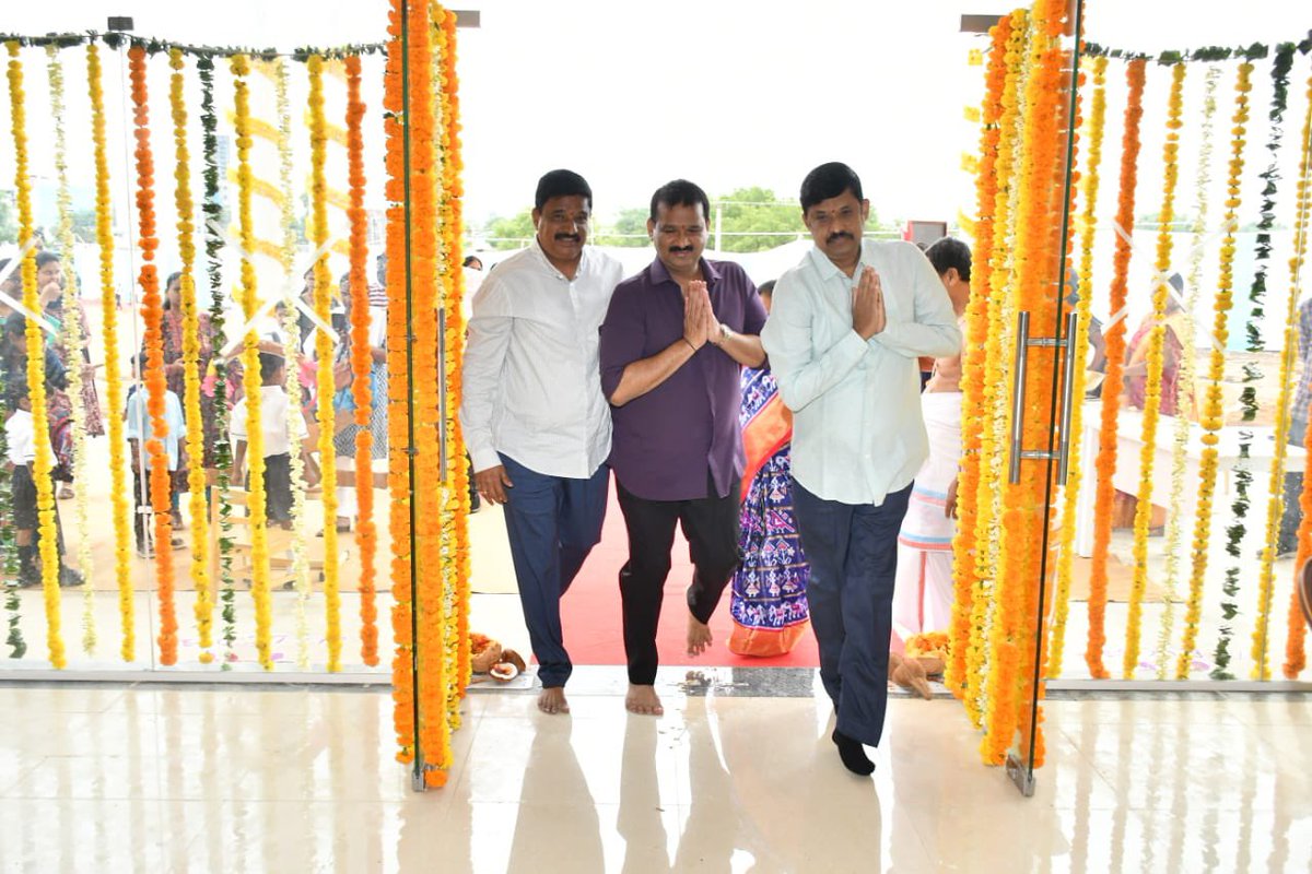 JaganMohanRaoA's tweet image. Attended the opening ceremony of our Akshara International School 8th campus at Kismathpur, near Hyderabad's IT Hub! 

Proud to see our educational vision expanding. 

#AksharaInternational #NewBranch #Hyderabad #EducationExcellence
