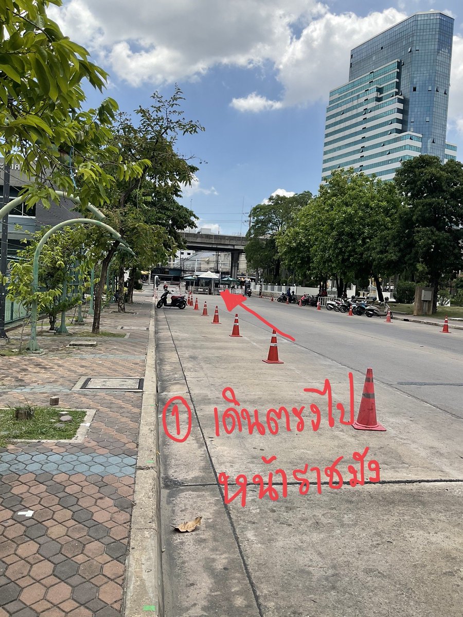 bederby_'s tweet photo. เธรดนี้จะพาทุกคนไปขึ้นวินขากลับแบบไม่โดนอัพราคากันค่ะ บางคนยังไม่รู้ หน้าราชมังชอบอัพราคาน้า ถ้ามาขึ้นที่รามซอย65 ตรงข้ามราชมังจะเป็นราคาออริไม่โดนอัพเลยค่ะ(พี่วินบอกเอง)เป็นวินประจำตรงนี้เลย 
#THEDREAMSHOW3_in_BKK
#NCTDREAM_THEDREAMSHOW3_in_BKK https://t.co/61WA5qvgCD