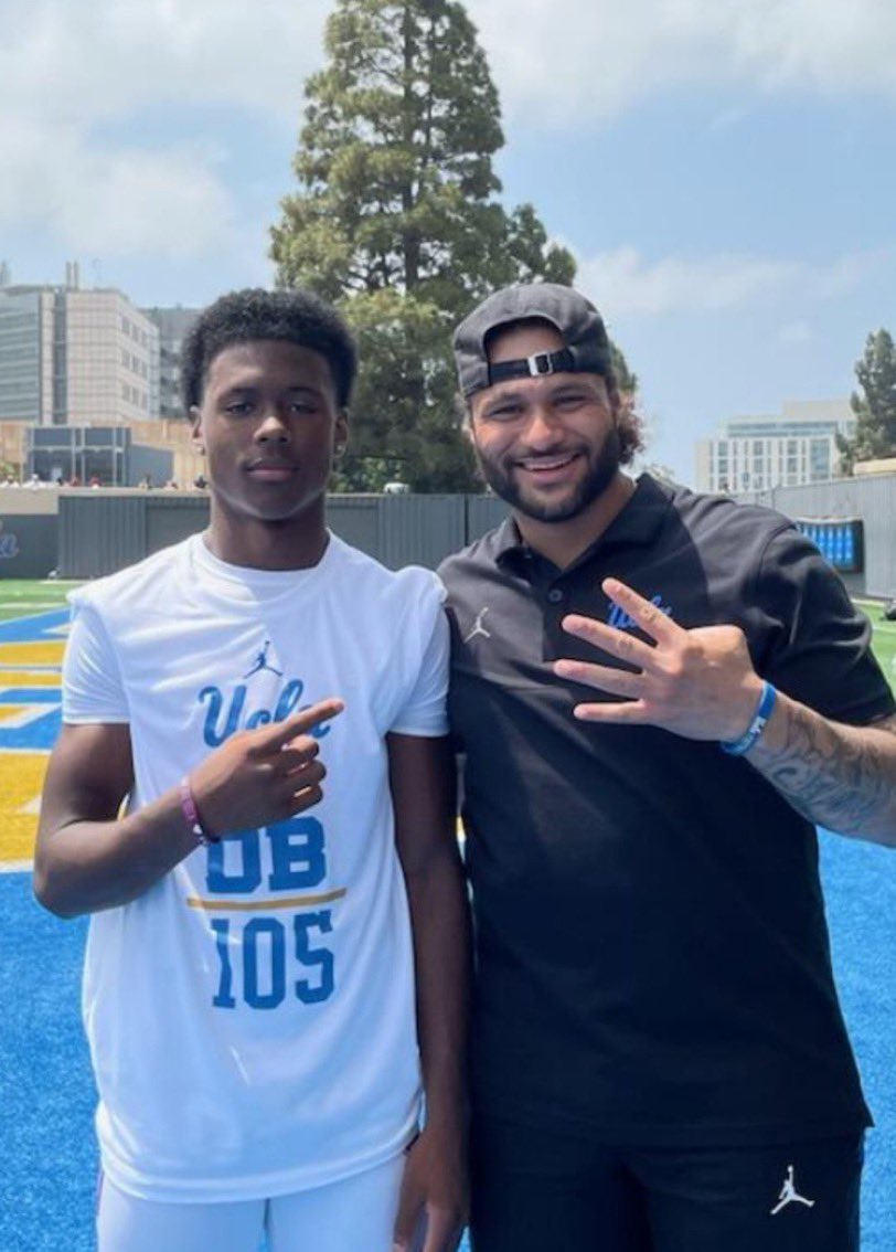 LoganThomas12_'s tweet photo. Appreciate the love at @UCLAFootball camp today from @DeShaunFoster26 @COACHSTACE_ @LibradoBarocio &amp; the entire staff 💪🏾 Can’t wait to visit for a game! #4sUp @KodiWhitfield @iamtedwhite @MalloeMalloe @EBieniemy @Keithbelton101 🐻🐻🐻 @BenEmanuel24 https://t.co/mJRj2sQNRg