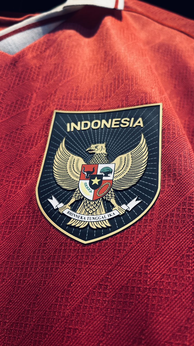 menanggapi isu Garuda dan sudah banyak yg mention saya serta Mills, 

saya dan Mills ingin menyampaikan kalau logo Garuda versi Mills ini murni hasil kreatifitas kami, hasil riset dan development kami, kami sayangkan kami tidak diinfokan sama sekali mengenai hak merek logo oleh