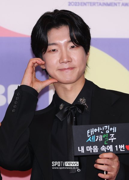 Dear_Youth1025's tweet photo. [단독]위너 이승훈, 10년 만에 솔로 데뷔…7월 출격

후니 솔로 데뷔!! 쏴리질러어!!!

#위너 #WINNER #이승훈 #HOONY https://t.co/tHSR6H8cAa