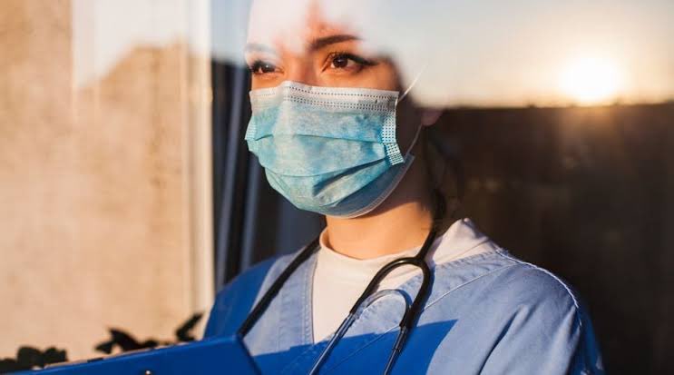 HaberReport's tweet photo. Şiddet, değersizlik, ağır çalışma koşulları…

OECD’de kişi başına düşen doktor sayısının en az olduğu ülke olan Türkiye’nin, yabancı ülkelere kaptırdığı hekim sayısı 15 bini aştı. https://t.co/agWdtlXwfN