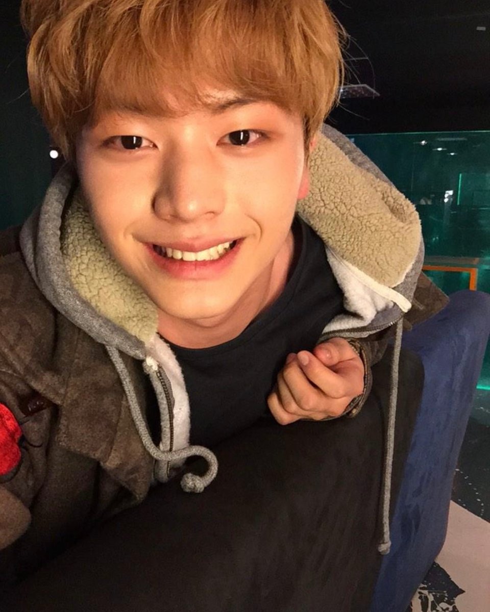 dv2_OE's tweet photo. 누나!!!                                       누나
인사이드아웃                   인사이드아웃2
보러가자😆                           보러갈래? https://t.co/VkKOw25uOm