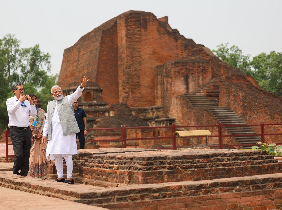 WIONews's tweet photo. Indian PM Narendra Modi visits excavated remains at Nalanda, calls it "exemplary" opportunity to experience ancient learning site.

"This site offers a profound glimpse into the scholarly past that once thrived here," PM Modi posted on X

#Nalanda #ModiVisit #AncientLearning #ModiInNalanda #NalandaUniversity #Bihar
