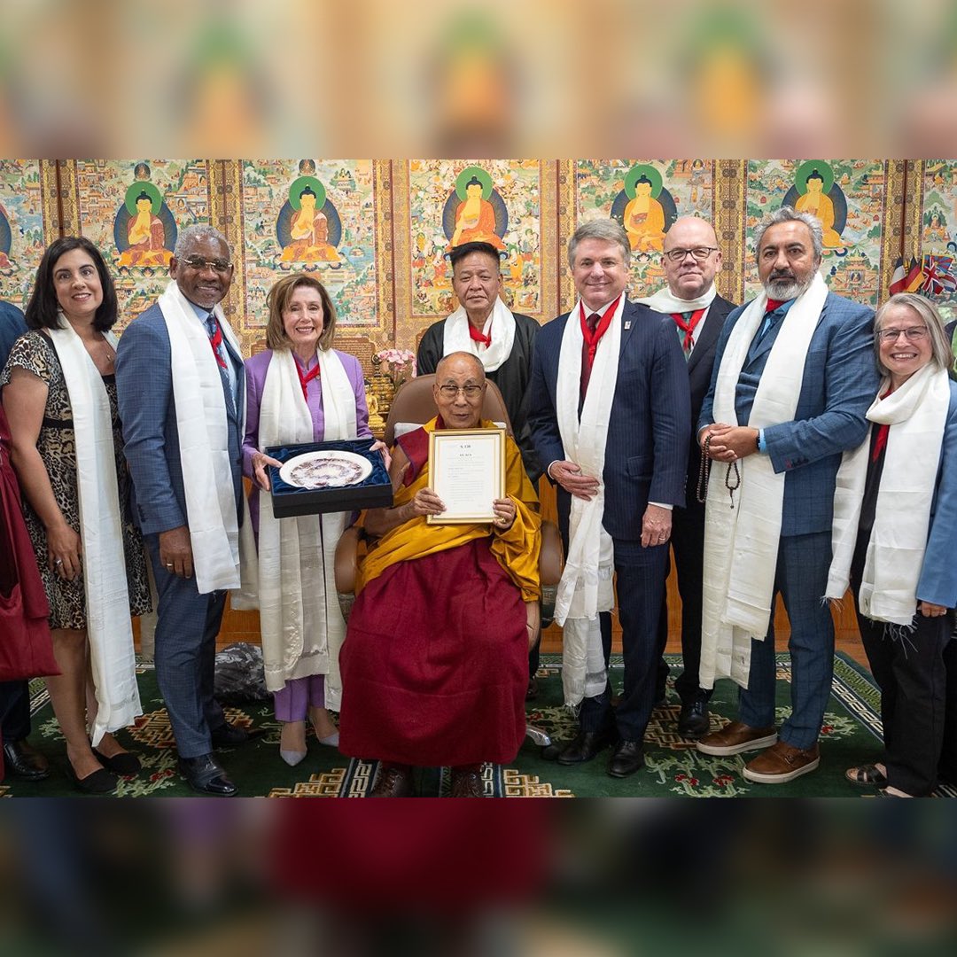 VOT_Tibetan's tweet photo. His Holiness the 14th Dalai Lama meets with High Level Bipartisan U.S. Congressional Delegation, including former U.S House speaker Emerita Nancy Pelosi at his residence in Dharamshala on June 19, 2024. 

📷| OHHDL https://t.co/jTRo9YDcn3