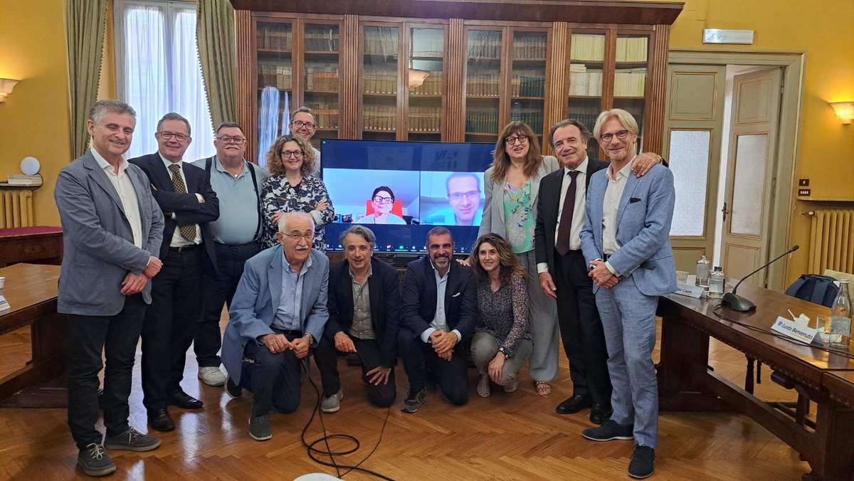 “Italiano in digitale? Si, grazie!” Questa la risposta degli scienziati della lingua italiana riunitisi a Palazzo Firenze per esaminare le novità didattiche prodotte dalla Società Dante Alighieri per la piattaforma Dante.global.

Leggi tutto: t.ly/q4p-Z