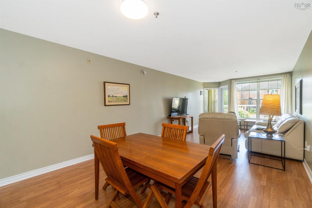 viewpoint_ca's tweet image. $514,900 NEW PRICE
2 Beds | 2 Baths | 1,132 sq. ft.
Unit 104 80 Waterfront Drive, Bedford

This condo with partial harbour views features a great layout, great finishes &amp;amp; has lots of natural light.

Listed by ViewPoint Realty agent Matt Swain
viewpoint.ca/cutsheet/20241…