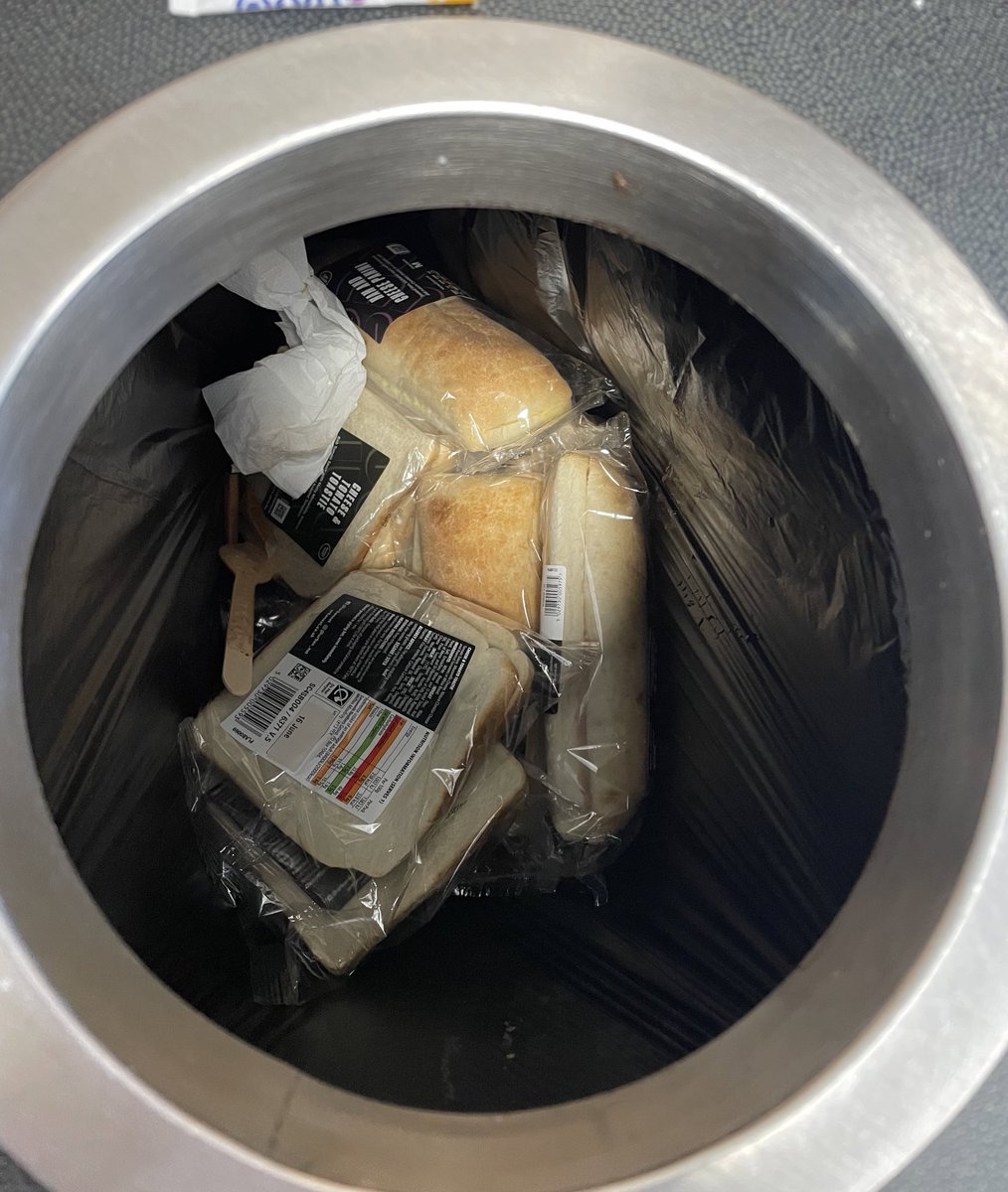 Blagginho's tweet photo. Hard to believe that @CostaCoffee at @NHSuk Southend Hospital can just throw away good food when there’s millions of people using food banks &amp; are struggling to afford to eat! Not to mention the thousands that are homeless! Surely this can be given away to those that need it? https://t.co/XiTPvzUH9o
