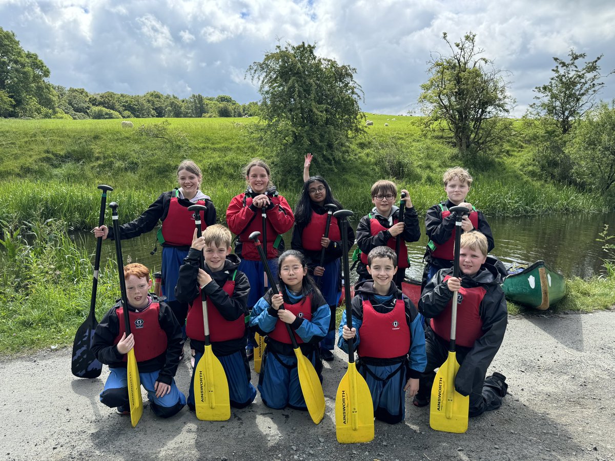MidCalder_PS's tweet image. P6 have loved their morning on the water. They have been canoeing along the canal, collecting ducks, throwing sponges and having races! #Xcite #LinlithgowXcite #HWB #MCPSP6 @WlhwbChamps @XciteLeisure @XciteOutdoors