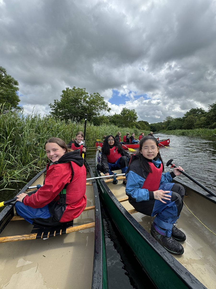 P6 have loved their morning on the water. They have been canoeing along the canal, collecting ducks, throwing sponges and having races! #Xcite #LinlithgowXcite #HWB #MCPSP6 <a href="/WlhwbChamps/">WL Health and Wellbeing</a> <a href="/XciteLeisure/">Xcite Leisure</a> <a href="/XciteOutdoors/">Xcite Outdoors: Learning + Adventure</a>