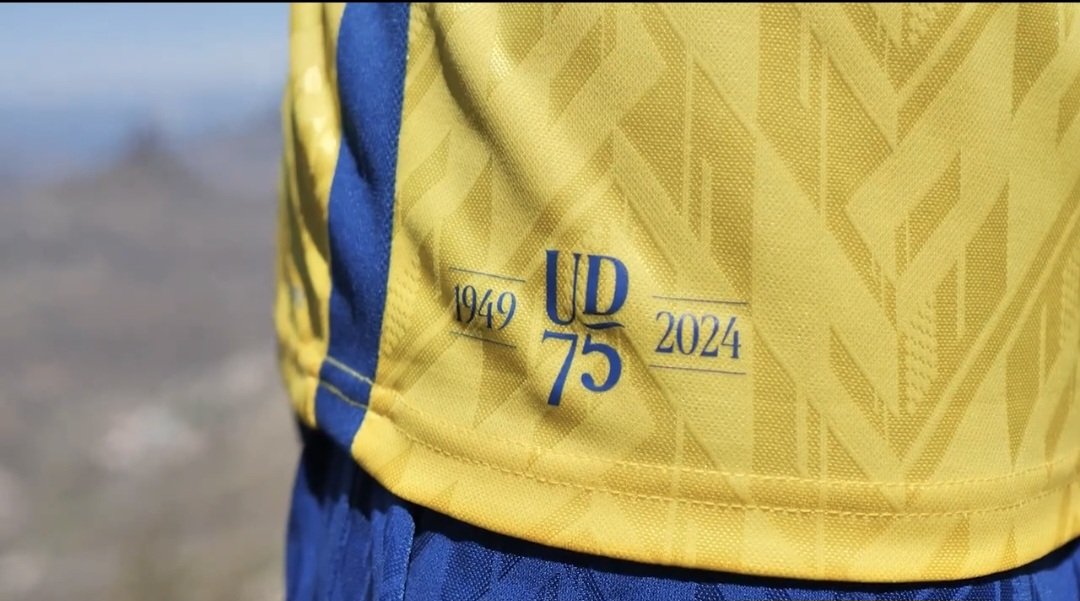 udlaspalmasNET's tweet photo. 💛💙 LA NUEVA PIEL DE LA UD LAS PALMAS 💛💙 https://t.co/Lcc4GGI1wN