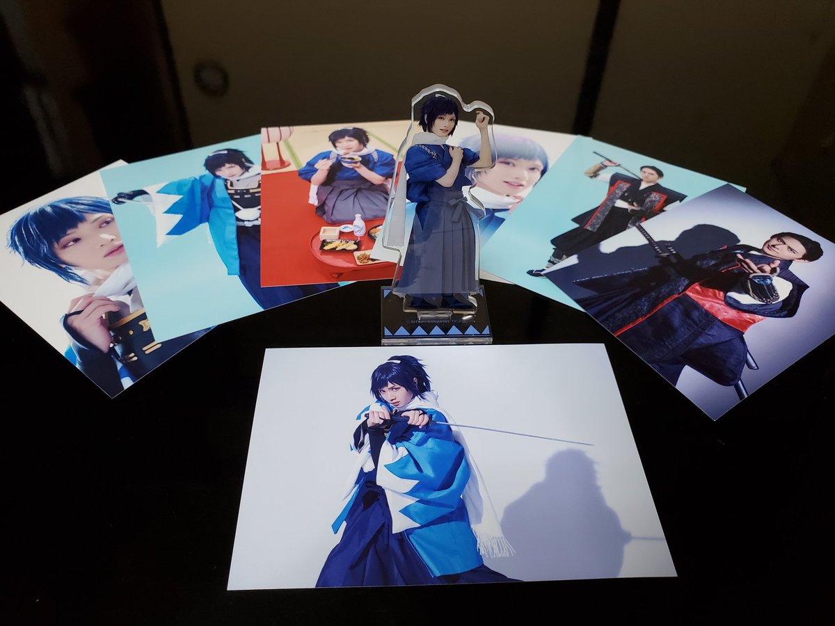 刀ステ『心伝』行ってきました❗

加州さんとてもカッコ良くて素敵でした✨

アンサンブルさんも何度もカッコよく切られて、戦いながらも大道具移動させて、無駄のないすばやい動きに釘付けでした👀

安定さんのグッズも無事にゲット😊

やっぱり刀ステ楽しいなぁ～😆💕