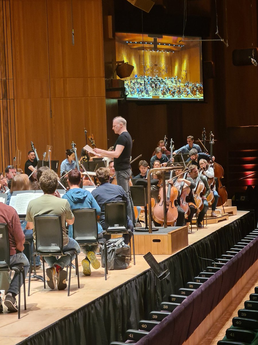 NosedaG's tweet photo. Getting ready for tonight #halfsixfix concert with the @londonsymphony  !
#prokofiev #symphonyno7 
@BarbicanCentre 
https://t.co/bblTGlPTXV https://t.co/jo1UB7WOOL