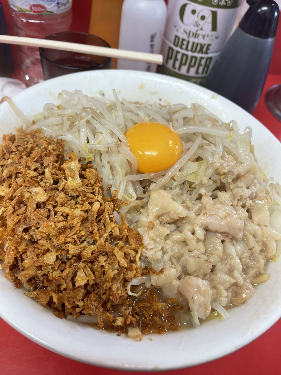 久々にラーメン二郎食べてきました🤤
デロ麺に最高の豚がたまんない🤤🤤