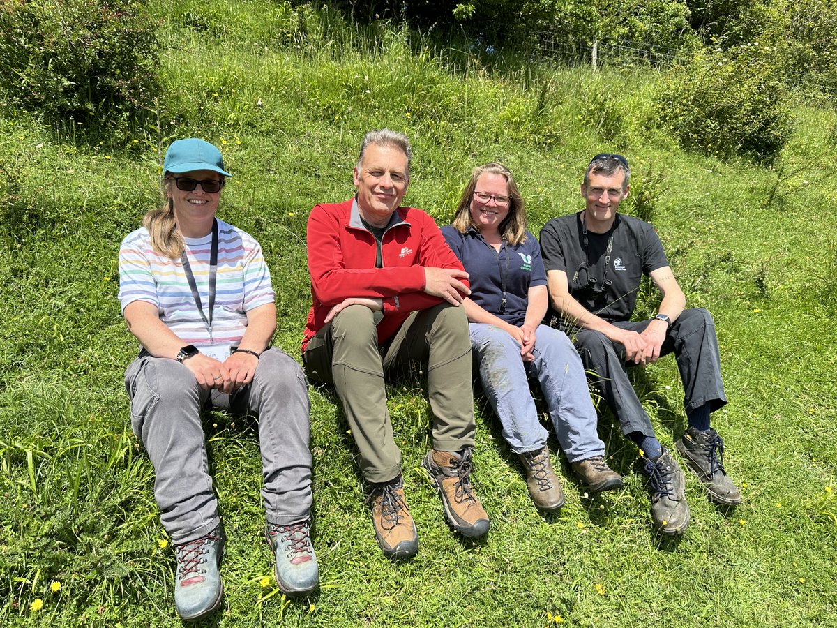 Our Conservation Officer <a href="/SarahLargeBlue/">Sarah Meredith</a> with Mark <a href="/SomersetWT/">Somerset Wildlife Trust</a>, Caroline <a href="/savebutterflies/">Butterfly Conservation 🦋</a> &amp; <a href="/ChrisGPackham/">Chris Packham</a>.

So pleased to see the wonder that is the #LargeBlue &amp; Chris's brilliant reaction to the sighting on <a href="/BBCTheOneShow/">BBC The One Show</a>.

<a href="/BBCTwo/">BBC Two</a> <a href="/UniofOxford/">University of Oxford</a> <a href="/NaturalEngland/">Natural England</a> #speciesrecovery