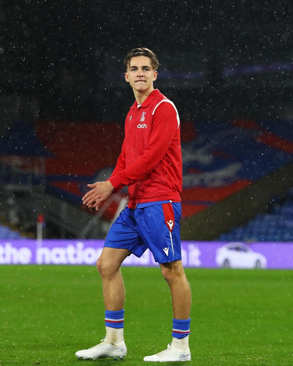 FBallerscout's tweet photo. 𝑻𝑨𝑳𝑬𝑵𝑻 𝑶𝑭 𝑻𝑯𝑬 𝑫𝑨𝒀

Name: Jesse Derry
Age: 16
Citizenship: 🏴󠁧󠁢󠁥󠁮󠁧󠁿 
Club: Crystal Palace U18
Position: LW-RW
Foot: Right 
Height: ≈ 1.78m
MV: -

Strengths: technique, dribbling, finishing, set-pieces, creativity, positioning, work rate

Potential Rating: 8.5/10⭐️ https://t.co/Jt4fsp7FAW