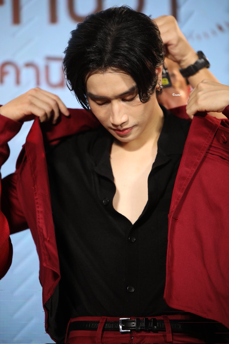 ไบเบิ้ลเท่ห์มากๆเลยค่ะ 😭😭😭 จังหวะถอดไมค์คือที่สุดดด
<a href="/biblesumett/">Bsumettikul</a>
#BibleWichapas​
#KanivaxJesBible
#ทุกเวลามีคานิว่า