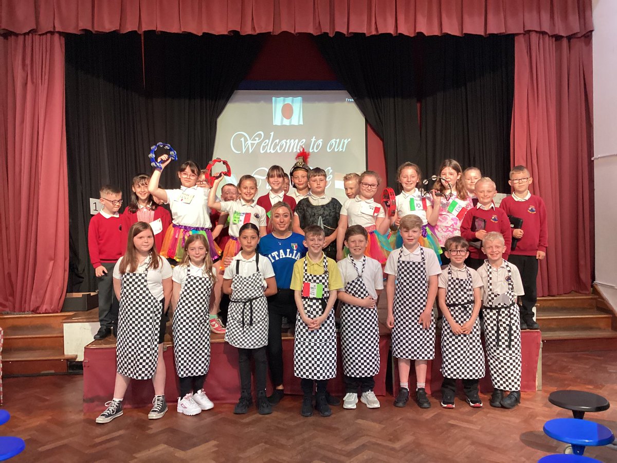 MaesOwen's tweet image. Dosbarth Miss Blears are adding up their totals and profit they made in 🍕 ‘Melt Your Mozzarella’ 🍕 Class Cafe! We can’t wait to decide how we spend it! 🇮🇹🍕🤌 #ClassCafe #CreativeCurriculum