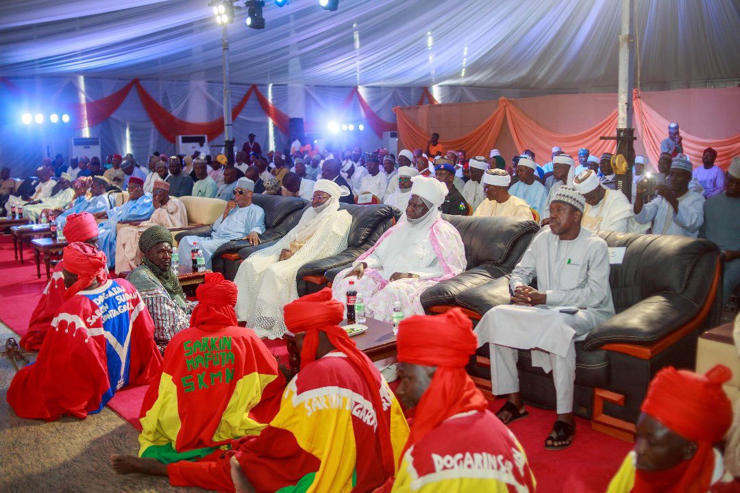 Officialmesl's tweet photo. "Unity & resilience in the face of challenges! Col Sani Bello at the Zungeru Community Consultative Forum inauguration: "Together, we'll achieve great things & make a positive impact on our communities"
#MainstreamFoundation #RenewableEnergy
#SustainableSolutions https://t.co/jbOEjM1s9g