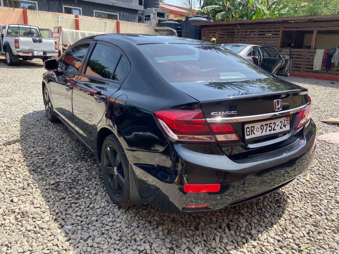 MEEKiSHOP's tweet photo. My car was snatched yesterday after a test drive @  Kasoa Galilea @ around 7:40am anyone with any information leading to retrieving the car will be rewarded Gh20,000 please call 0242537430.. car chasis 2HGFB2F48FH030587…this is the number he called with 0539844217 https://t.co/iETFBf8tp8
