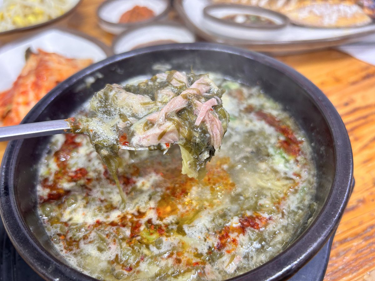 liumeiuru's tweet image. モングッ
豚肉を煮込んだスープにホンダワラなる海藻を入れたもので、久しぶりに食べる。
鯖が新鮮でプリプリ。
#済州島下見の旅