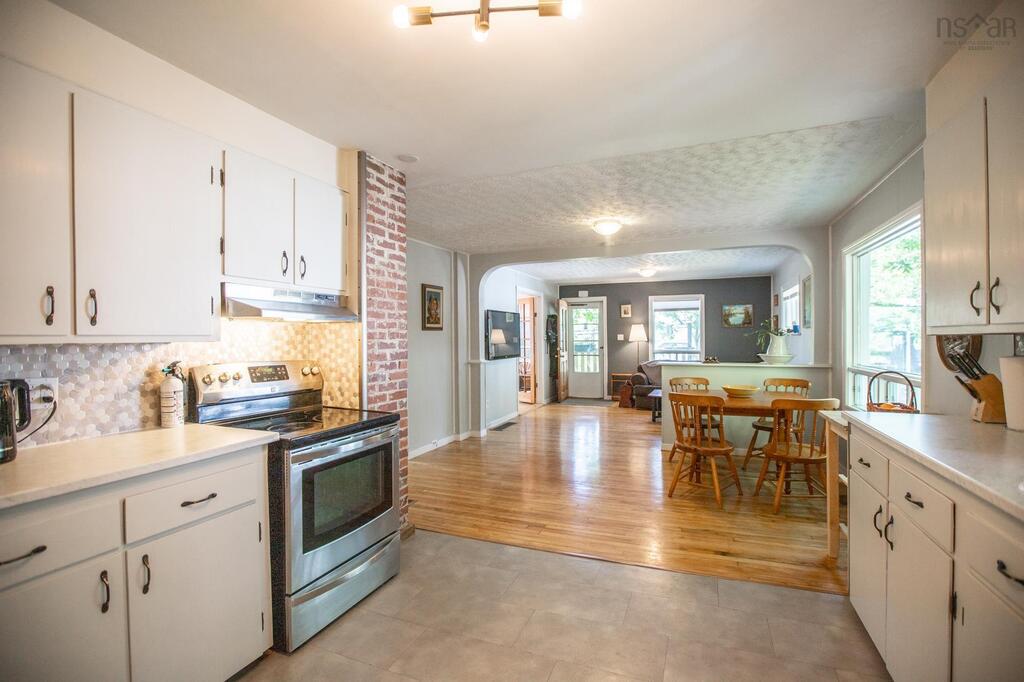 viewpoint_ca's tweet image. $479,900 FOR SALE
4 Beds | 2 Baths | 1,838 sq. ft. 
7 Brock Street, Dartmouth

Discover this beautifully renovated 4-bedroom home on a quiet street in the desirable Southdale neighborhood of Dartmouth.

Listed by ViewPoint Realty agent Jeremiah Wallace
viewpoint.ca/cutsheet/20241…