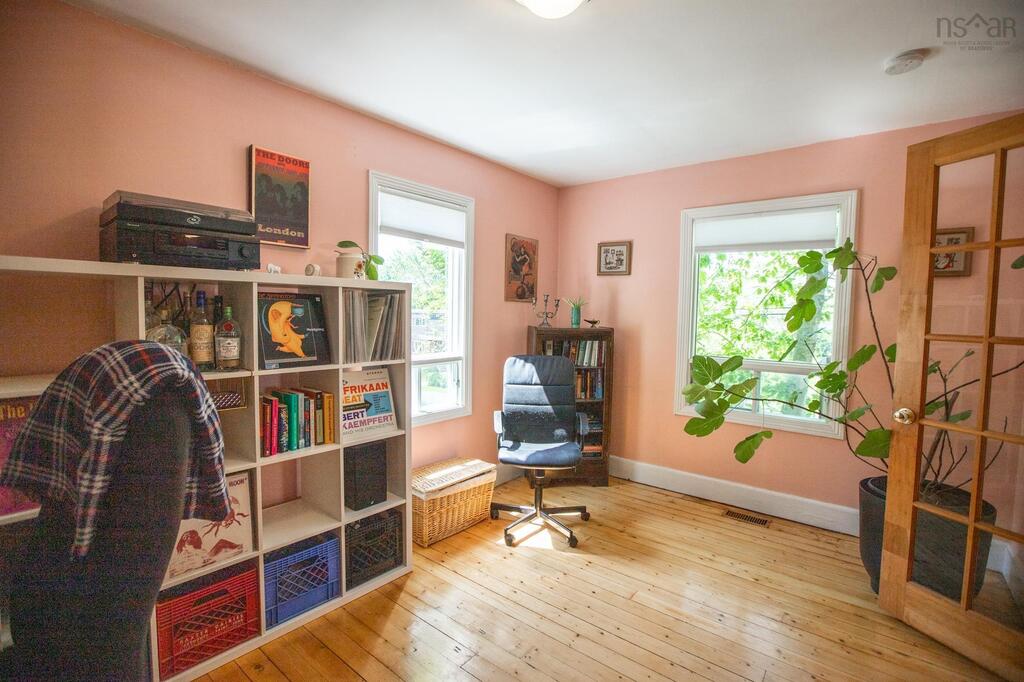 viewpoint_ca's tweet image. $479,900 FOR SALE
4 Beds | 2 Baths | 1,838 sq. ft. 
7 Brock Street, Dartmouth

Discover this beautifully renovated 4-bedroom home on a quiet street in the desirable Southdale neighborhood of Dartmouth.

Listed by ViewPoint Realty agent Jeremiah Wallace
viewpoint.ca/cutsheet/20241…