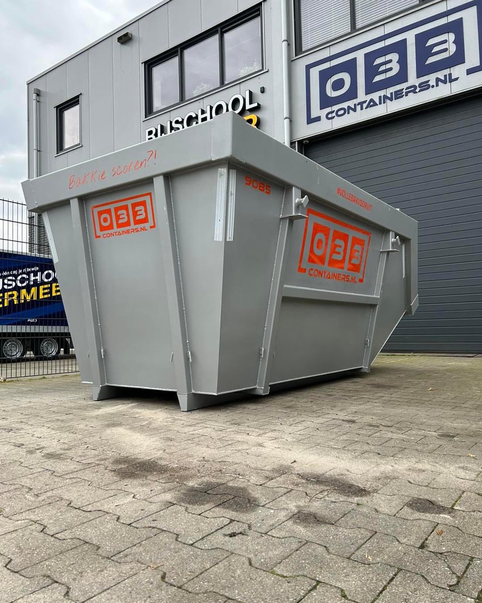 zae1960's tweet photo. Bent u ook al in de 🟠oranje🟠sfeer⚽️ #033containers wel 🥳 heeft u onze 🟠oranje editie al gespot 🧐 bakkie doen?! Simpel besteld en snel geleverd https://t.co/xby4Vb6Byk 💨✅ #vandaagbesteld #vandaaggeleverd #allesoorten #directleverbaar #oranjeeditie #voetbalgekte https://t.co/J94vt3ywJr