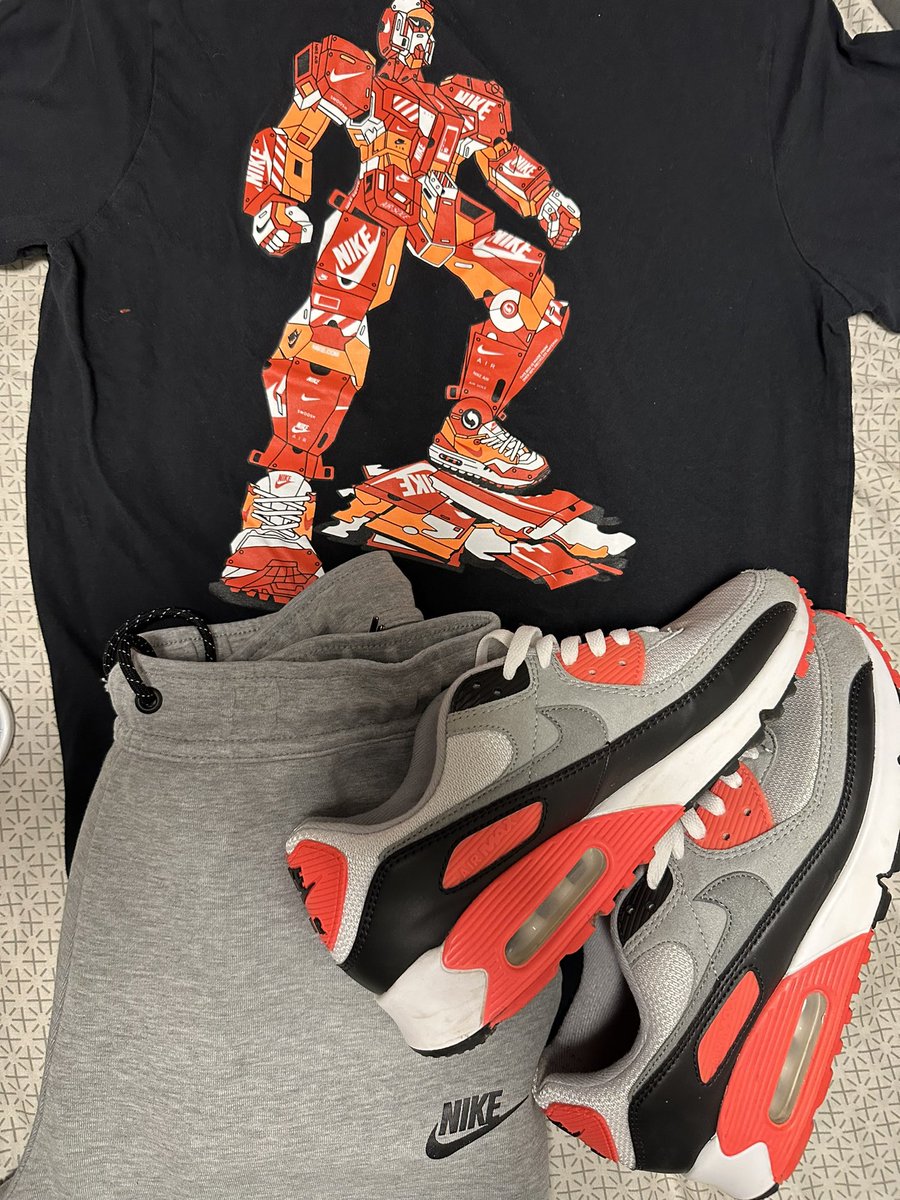 rude_bwoy's tweet image. The fit today! #nike #techfleece #airmax