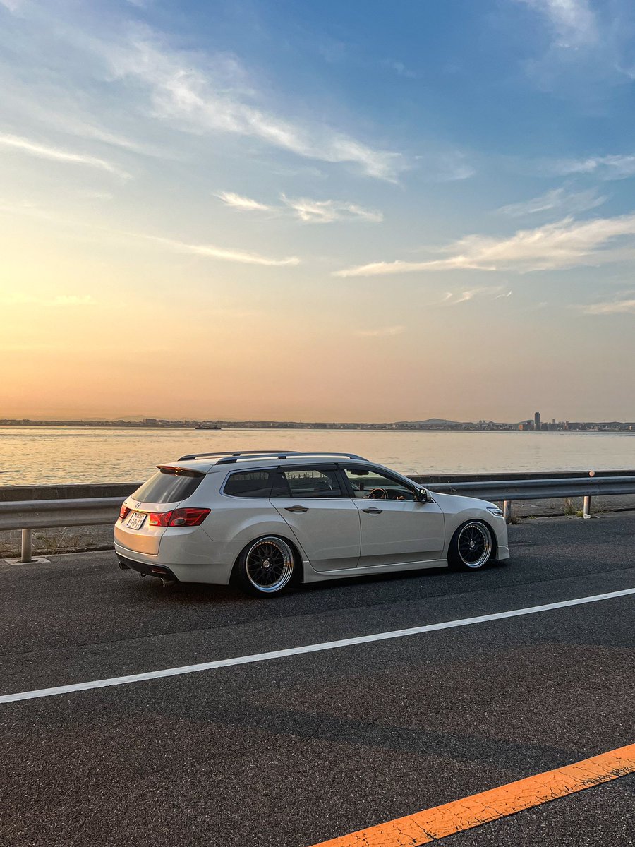 淡路島🚗

景色最高やけど、路面が悪い笑