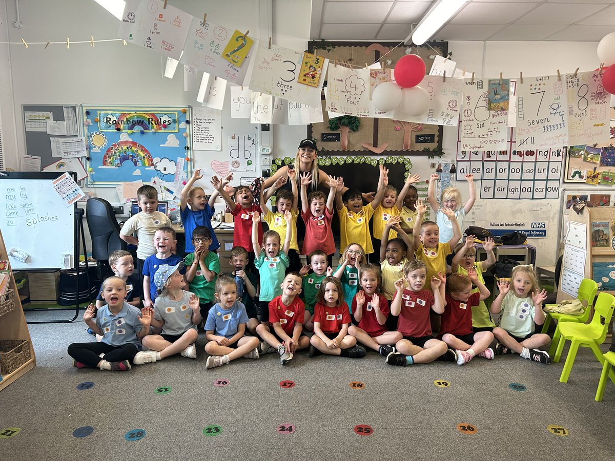 EastfieldPSHull's tweet image. FWK enjoyed their first Eastfield Sports Day today! Well done children! And well done to our fabulous parents and siblings who got involved with the races too! #epsfwk #epspe