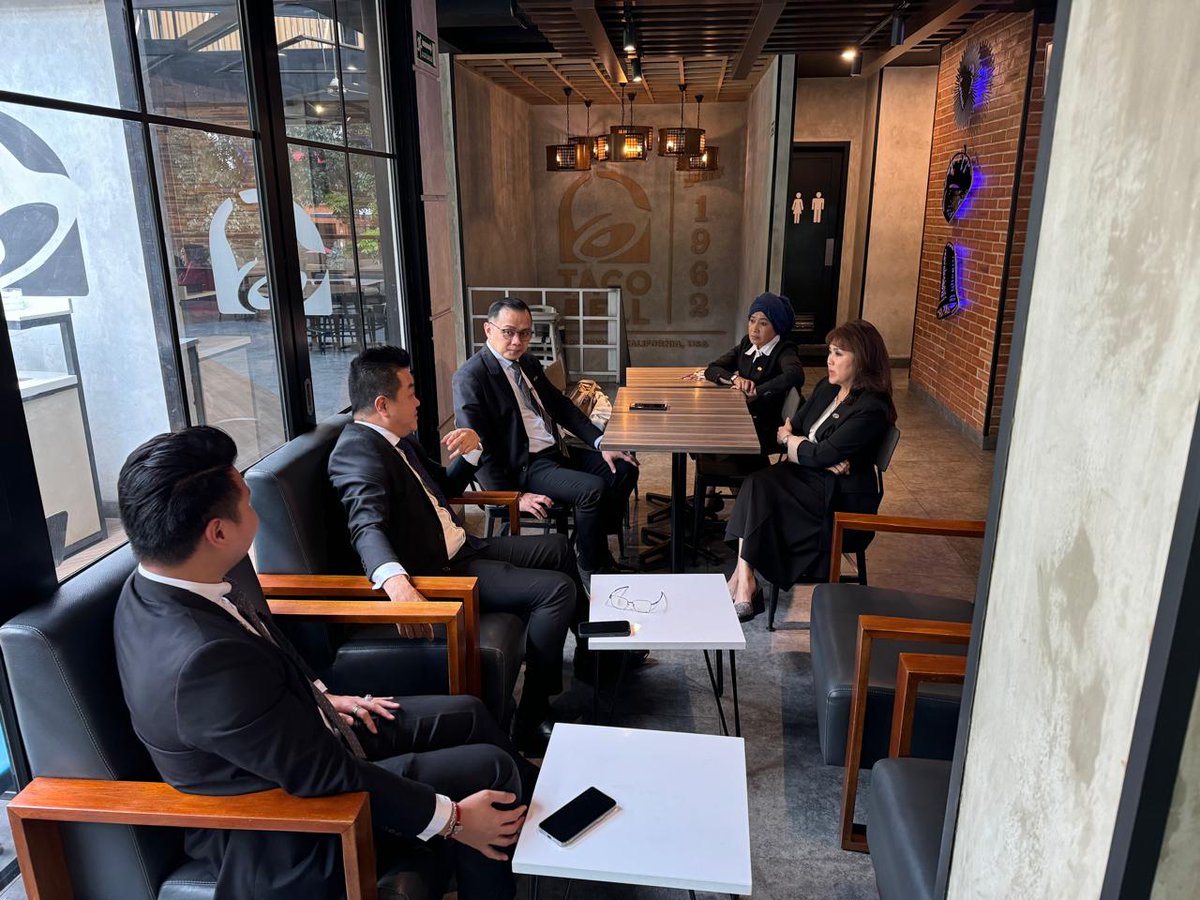 RudyLim's tweet photo. Mentoring Team 💰🔥 https://t.co/rflvy45AfV