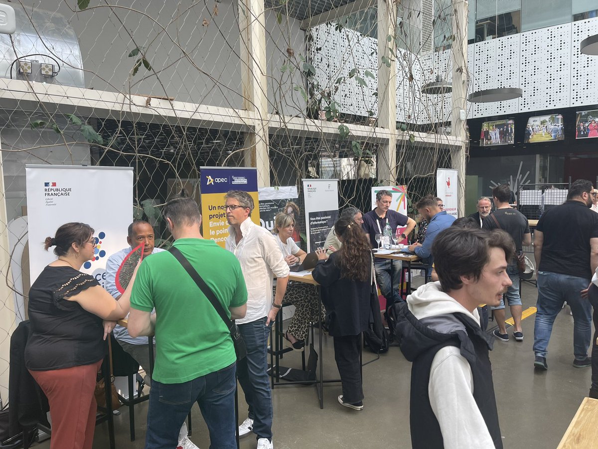 FrenchTechBdx's tweet photo. 🔴 #JobConnect & #SchoolConnect
Et pour clore ce #Job Tour, vous pouvez retrouver les offres d’emploi de @snarkfact, @BxMetro, DISI Sud Ouest, @Apec_NA et @FTravail_NA sur les stands 65 à 70 🙏
Bonne chance 🤞 https://t.co/4WW226Mmvq