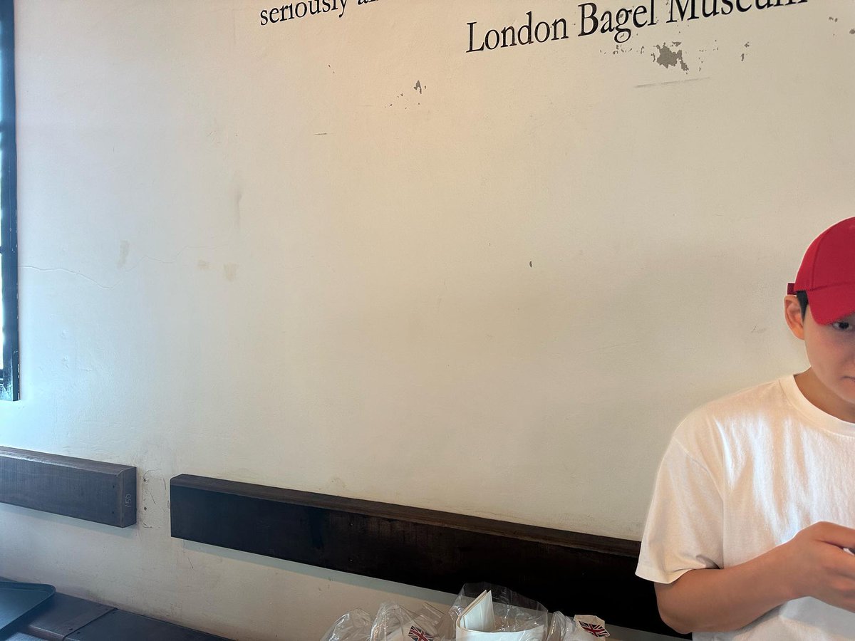 jongbinfiles's tweet photo. 240619 | Yoon Jongbin from actor #HongSabin threads 💌✨

#윤종빈 #YoonJongBin https://t.co/LXxfEKOdel