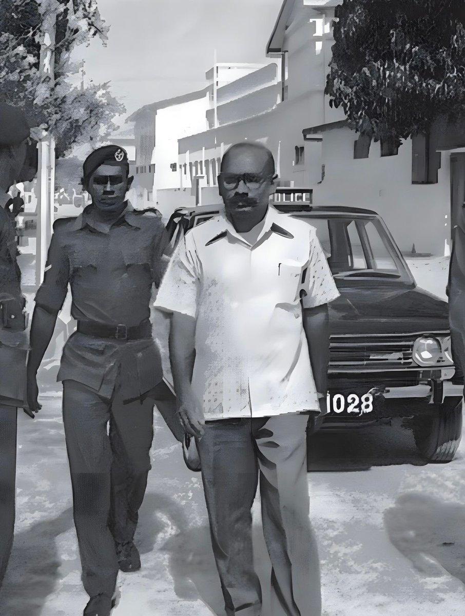 ސުމުއްވުލްއަމީރު ޢަބްދުލްޙަންނާން ޙަލީމް  ދޮށިމޭނާކިލެގެފާނު އަވަހާރަވި ޚަބަރު  އަޅުގަނޑު އެހީ ހިތާމައާއި އެކުގައެވެ. 
މި ހިތާމައިގެ ވަގުތުގައި މަރުހޫމް ގެ ޢާއިލާގެ އެންމެ ބޭފުޅުންނަށް ތަޢުޒިޔާ ދަންނަވާ ޢާއިލާ އަށް ކެތްތެރިކަން ދެއްވުން އެދި ދުޢާ ކުރަމެވެ. 
 މަރުހޫމް ޢަބްދުލް