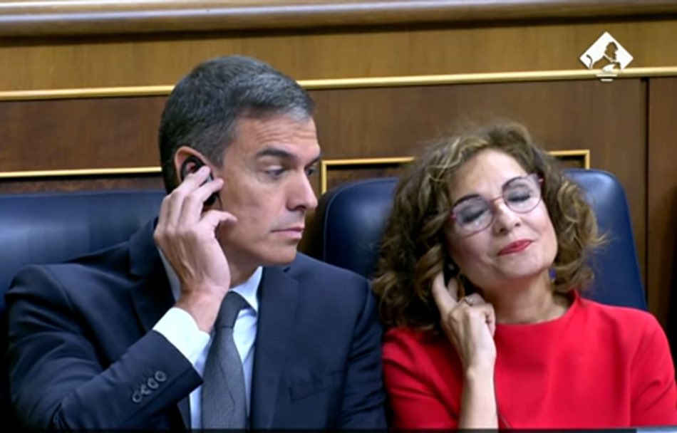 bertrandmyd's tweet photo. Se gastan nuestro dinero para hacer el ridículo https://t.co/siE6rWxkOz