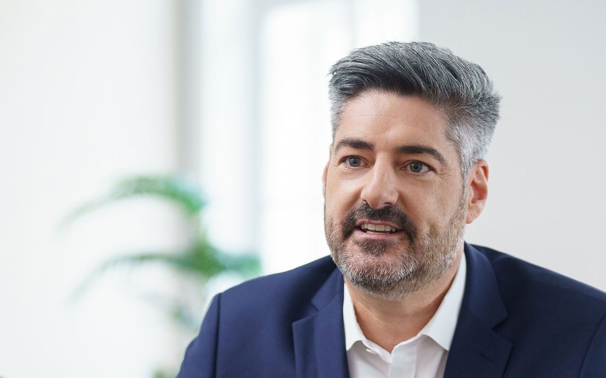 com_unit_inside's tweet photo. Trotz hoher Ticketpreise steigt die Zahl der Fluggäste weltweit ungebrochen an. Michael Kolb, Vorstand @Acredia_Kredit https://t.co/a8Ajj9IjeD #Studie #AllianzTrade ✈️✈️ https://t.co/o4vT8sPnf6