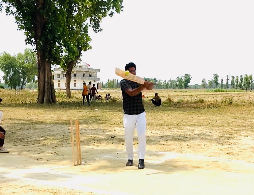 jishanbasantpur's tweet image. बसंतपुर मे क्रिकेट मैच का उद्घाटन कर युवा खिलाड़ियों से संवाद किया। 
इस प्रकार के आयोजन आपसी सदभाव एवं संयोजन बनाने में सहायक होते है।
#खेलोइंडिया #युवाशक्ति