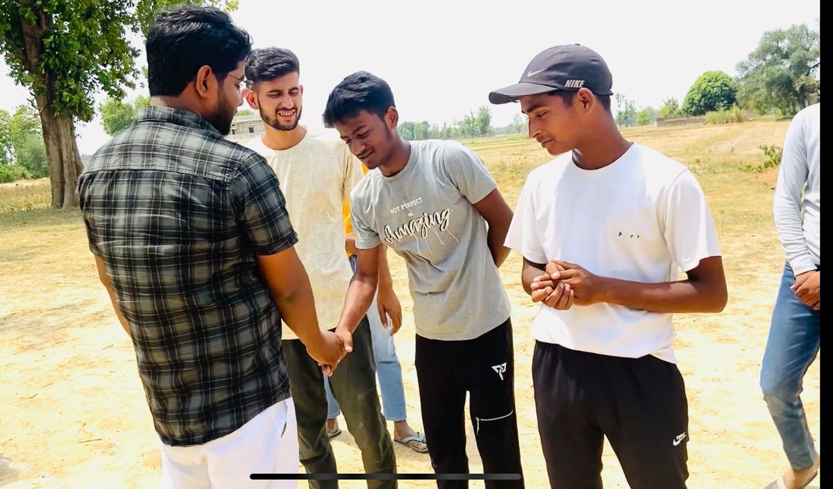 jishanbasantpur's tweet image. बसंतपुर मे क्रिकेट मैच का उद्घाटन कर युवा खिलाड़ियों से संवाद किया। 
इस प्रकार के आयोजन आपसी सदभाव एवं संयोजन बनाने में सहायक होते है।
#खेलोइंडिया #युवाशक्ति